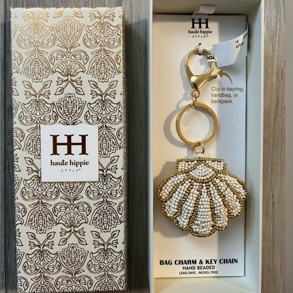 🔹️ Haute Hippie 🔹️Gorgeous Beaded Shell Bag Charm Keychain NWT ✨️ - Picture 3 of 3